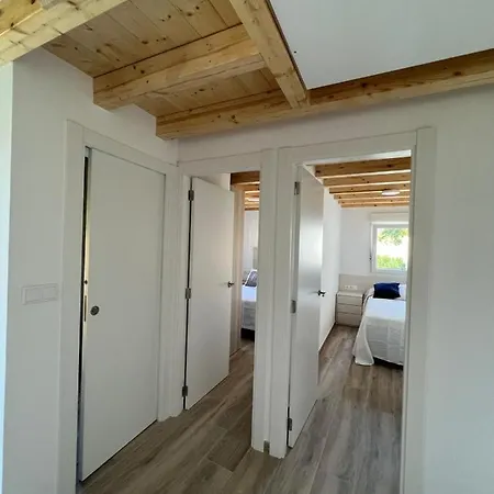 A Casa De Fora Muros