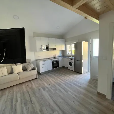 A Casa De Fora Muros